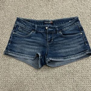 Women’s low rise shorts